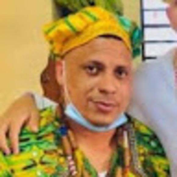 Meet your Posher, Lazaro - Picture 1 of 1